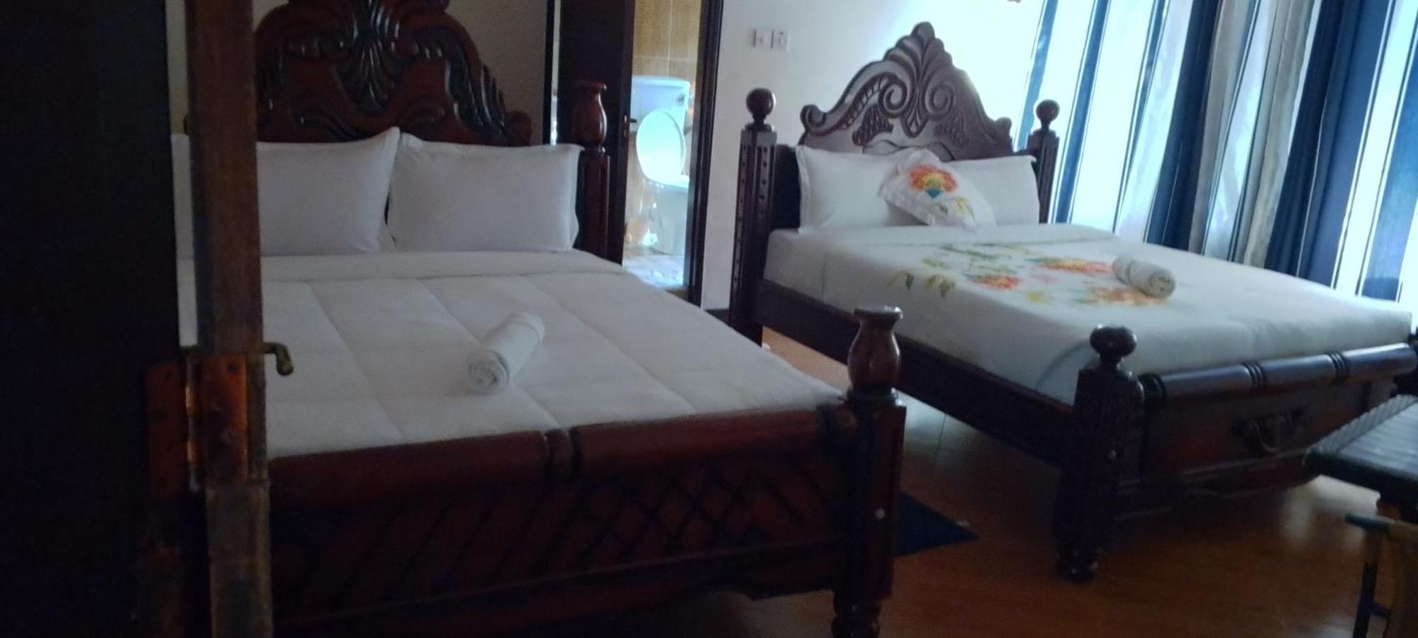 Discovery Courts Hotel Ентебе Екстериор снимка