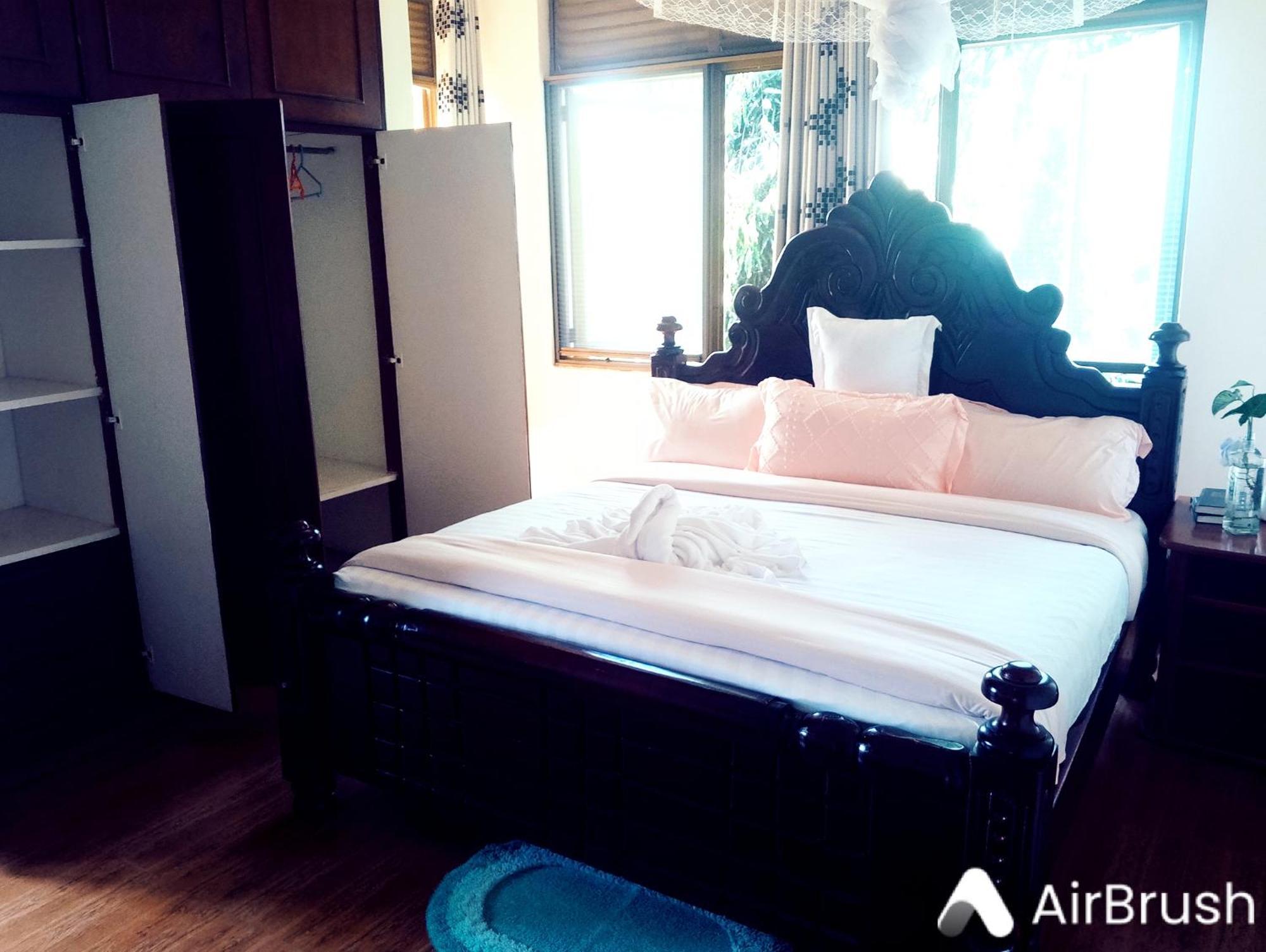 Discovery Courts Hotel Ентебе Екстериор снимка